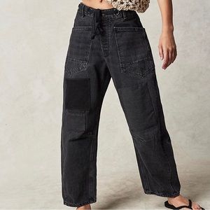 WE THE FREE MOXIE PULL ON BARREL JEANS